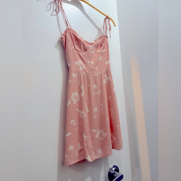 Aritzia Wilfred Fable Floral Dress in Coral Blush - Picture 11 of 13